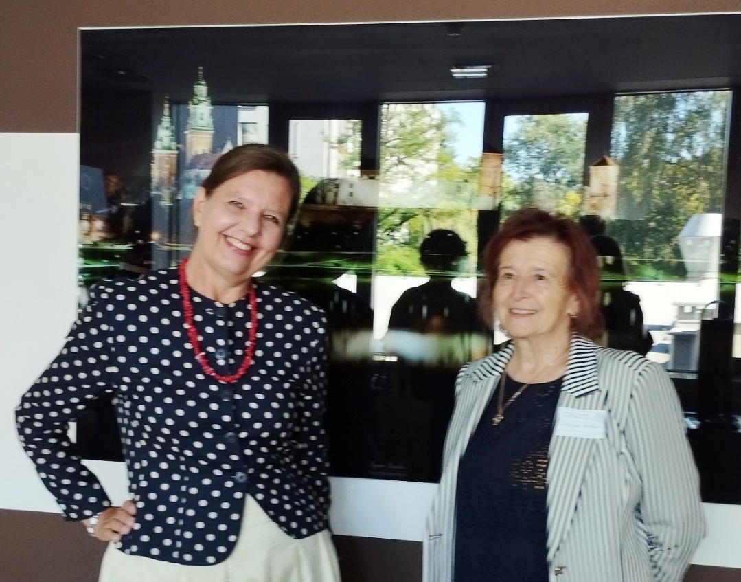 Розмова на перерві з професором Анетою Рогальською-Марасінською